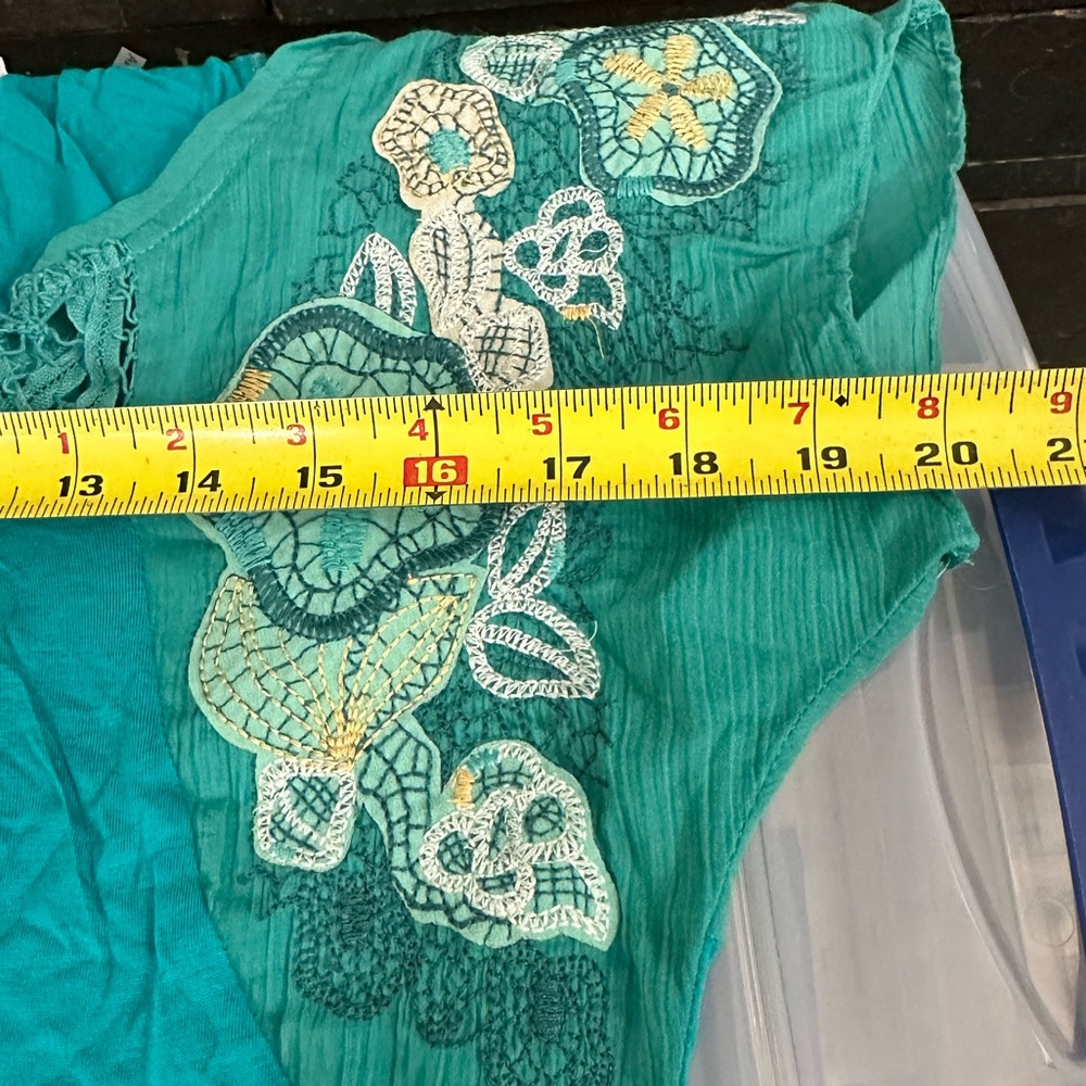 Lulumari NWOT Turquoise Yellow Green Top Shirt Appliqué Embroidered Large - Picture 9 of 13